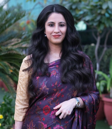 Dr. Kanika Batra Modi - Gynecological Cancer Surgeon in Delhi, India